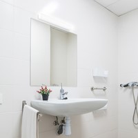 Pragmalux LED Spiegelarmatuur Aqualis vierkant IP44 IK03 900mm 20W 2250-2600lm 2700K-3000K-4000K 3-CCT wit RAL9016-5