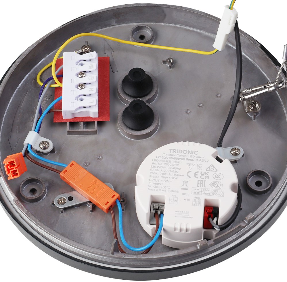 Pragmalux LED overflademonteret downlight Relio IP65 facetreflektor hvid 28-32W 2520-3200lm 2700K-3000K-4000K 3-CCT CRI>90 UGR<19 60D Ø214x119mm