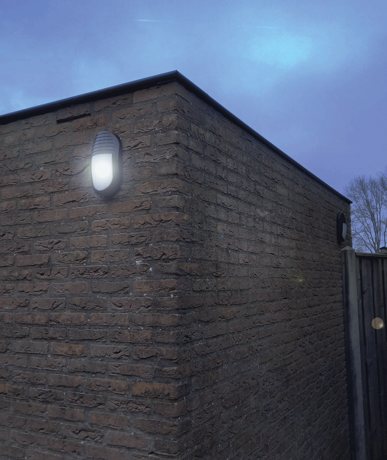 Pragmalux LED Bulkhead Ovalo IP65 5W 3000K-4000K 2-CCT 450lm Sort Ø270 + Dagslyssensor