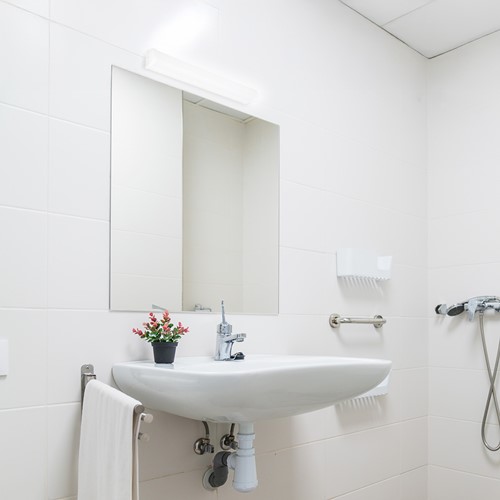 Pragmalux LED Spiegelarmatuur Aqualis rond IP44 IK08 555mm 10W 1100-1350lm 2700K-3000K-4000K 3-CCT wit RAL9016-6