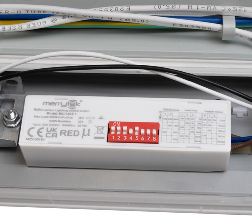 Pragmalux LED TL Waterdicht Armatuur Essence Classic G3 IP66 60cm 11-19W 1400-2450lm 3CCT 3000-4000-6500K 3x2,5mm Dvb (2x18W)+ Bewegingssensor-4